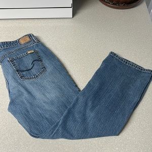 Levi‎ Strauss mid rise boot cut size 14 short excellent condition